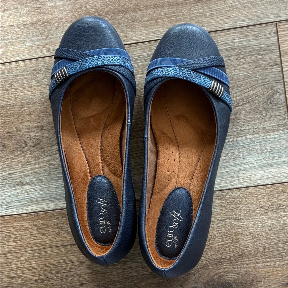 Euro Soft by Sofft Women's Navy Blue Flats euc sz 9M - Picture 1 of 8